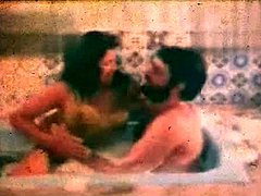 Una pareja sensual se pone salvaje y húmeda en la ducha