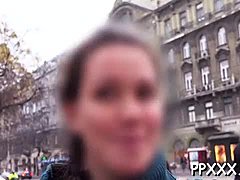 HD-video af en hot amatør, der nyder sig selv offentligt