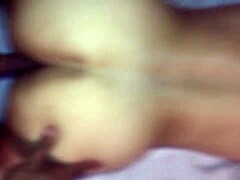 Masturbace MILFek: 53letá dívka dostane detailní záběr na zadek