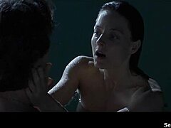 जोडी फोस्टर्स 25 वर्षीय वयस्क फिल्म जिसमें स्तन और कामुक मालिश है।