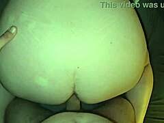 POV Video von Ehefrauen von hinten mit reifer Milf