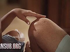 מבוגרת מבוגרת עם חזה טבעי בסאבספייס - סרטון מלא על פורנסובורג