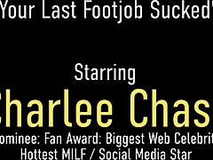 Charlee Chase สอน Vicky Vixxx ศิลปะการเล่นเท้าในสามคนร้อน