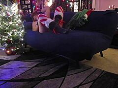 عشية عيد الميلاد الثانية: Steffis X's Redheaded Hotwife Dance with Double Vaginal Pleasure