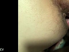 O mamă columbiană cu sâni mari se luptă cu un penis uriaş