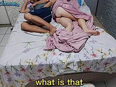 बड़े स्तनों वाली MILF तिया गोमेज़ और उसके भतीजे ने घर-परिवार के बाद बिस्तर साझा किया