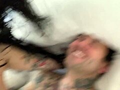 POV szex a tetovált párral, Joanna Angellel és a kis kezeivel HD-ben